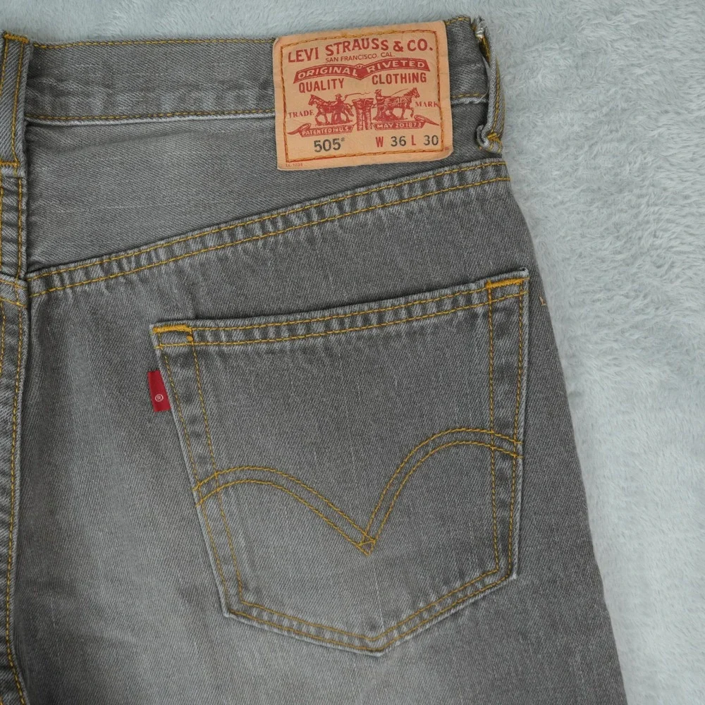 Vintage Levis 505 Jeans Mens 35x26.5 Hemmed Gray Regular Fit Straight Leg Denim
